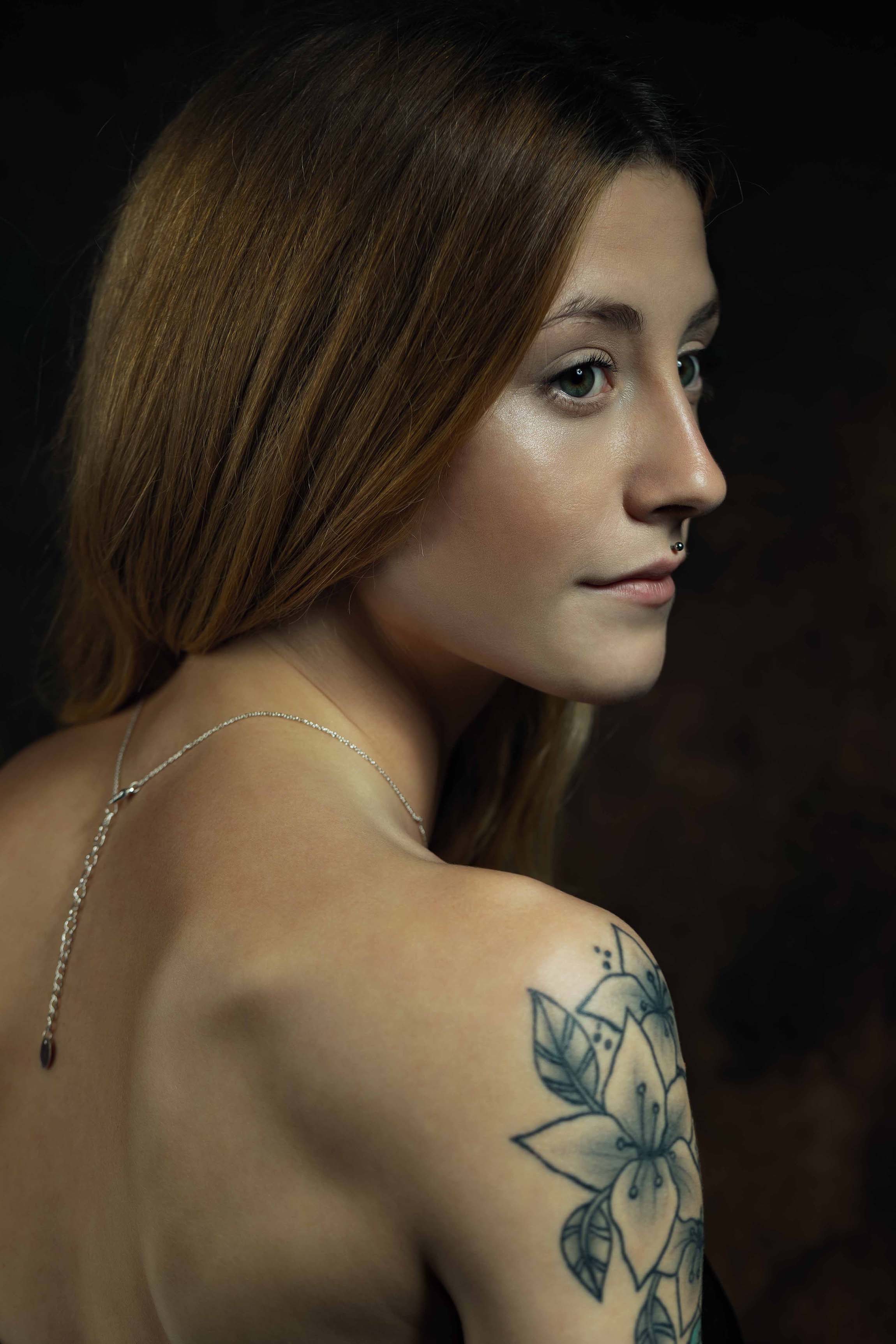 woman portrait with tatoo